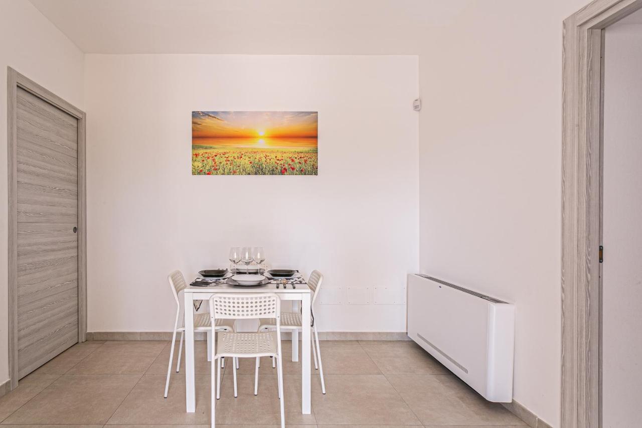 Resort Almaredamarra Con Piscina E Idromassaggio Sul Mare Torre San Giovanni Exterior foto