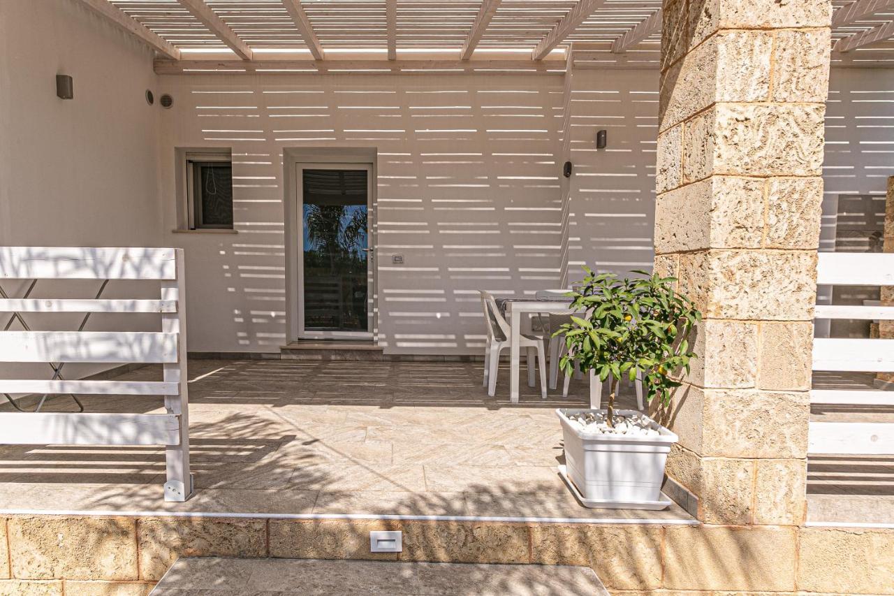 Resort Almaredamarra Con Piscina E Idromassaggio Sul Mare Torre San Giovanni Exterior foto