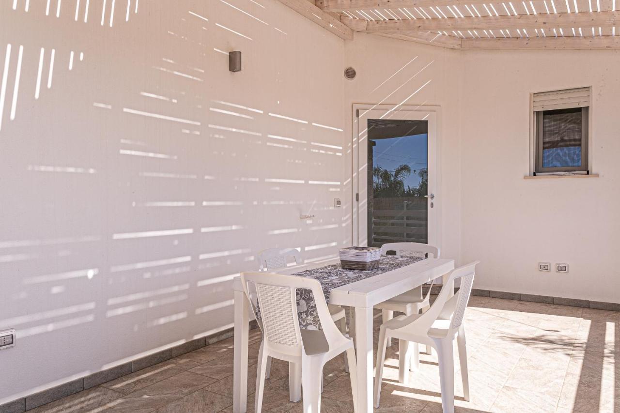Resort Almaredamarra Con Piscina E Idromassaggio Sul Mare Torre San Giovanni Exterior foto